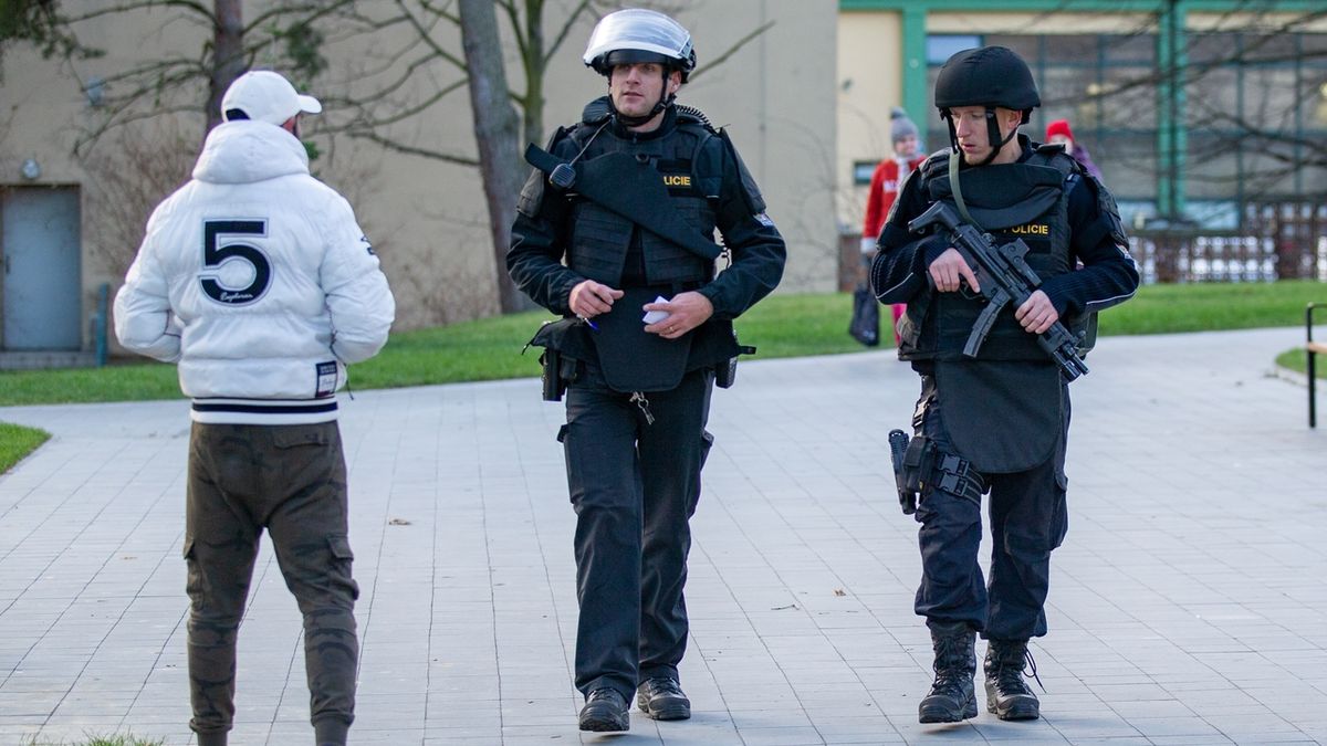 V pátek to bude trojnásobek, vyhrožoval student po masakru v Ostravě. Policie ho zadržela